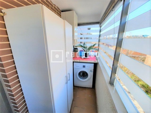 Piso en alquiler en  avenida de Isabel de Valois, Madrid  9/17