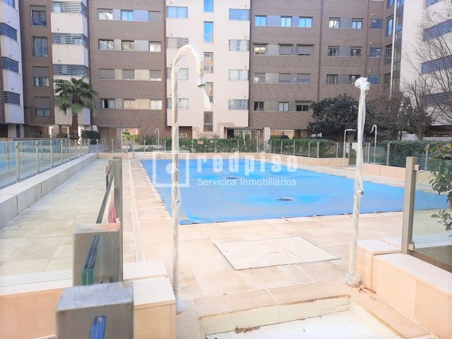 Piso en alquiler en  avenida de Isabel de Valois, Madrid  16/17