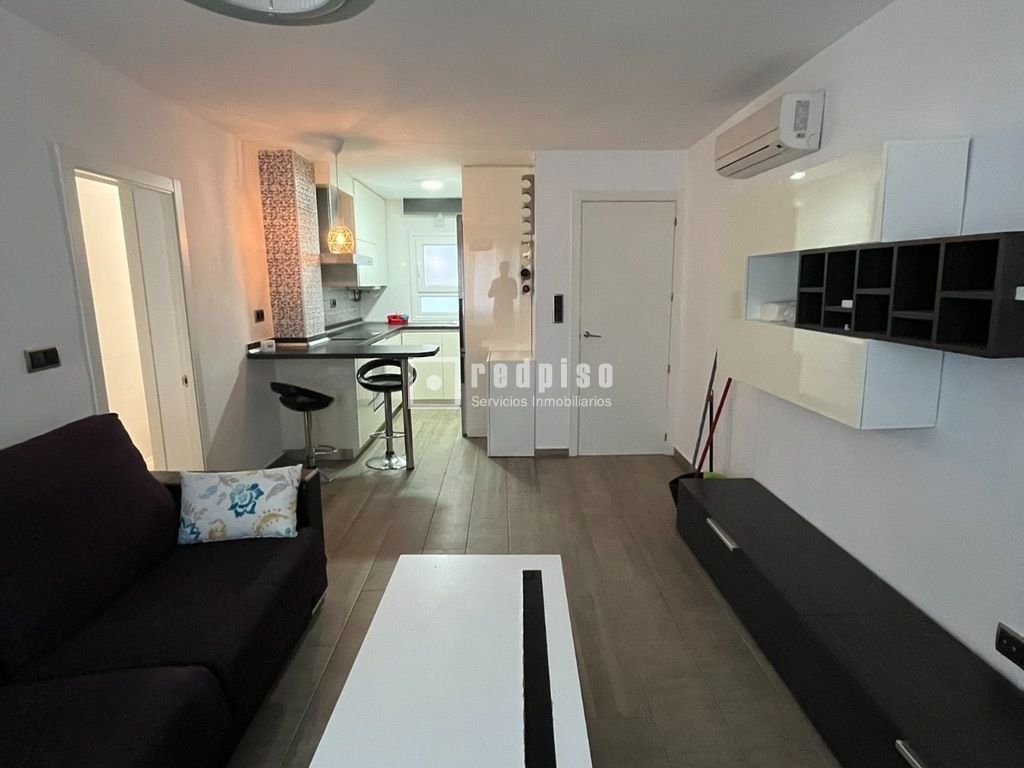 Piso en venta en  calle de la Cañada, Moratalaz, Madrid  1/1