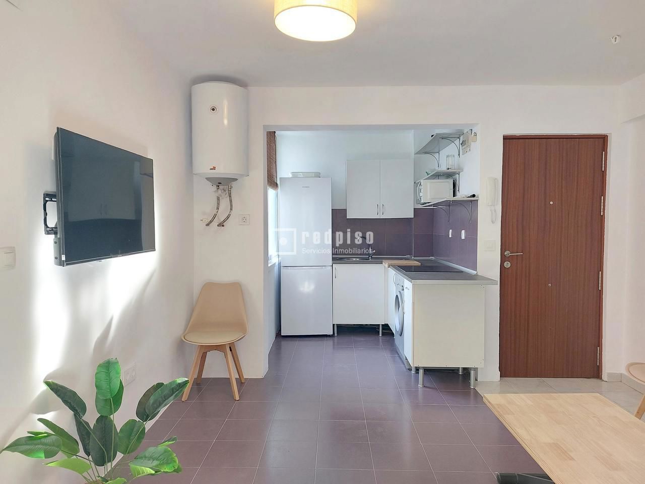 Piso en alquiler en  calle de Sor Milagros, Sevilla  3/26