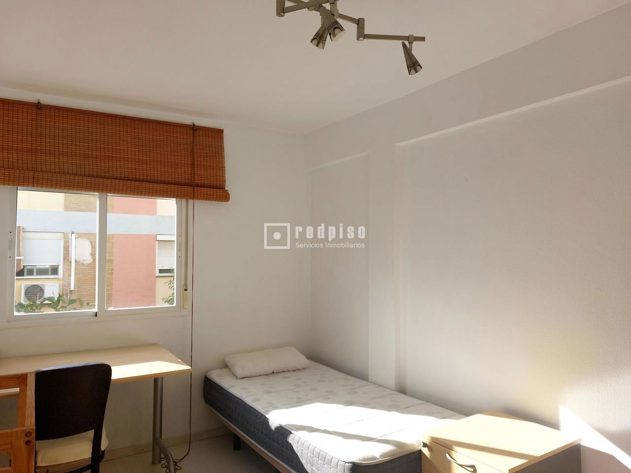 Piso en alquiler en  calle de Sor Milagros, Sevilla  14/26