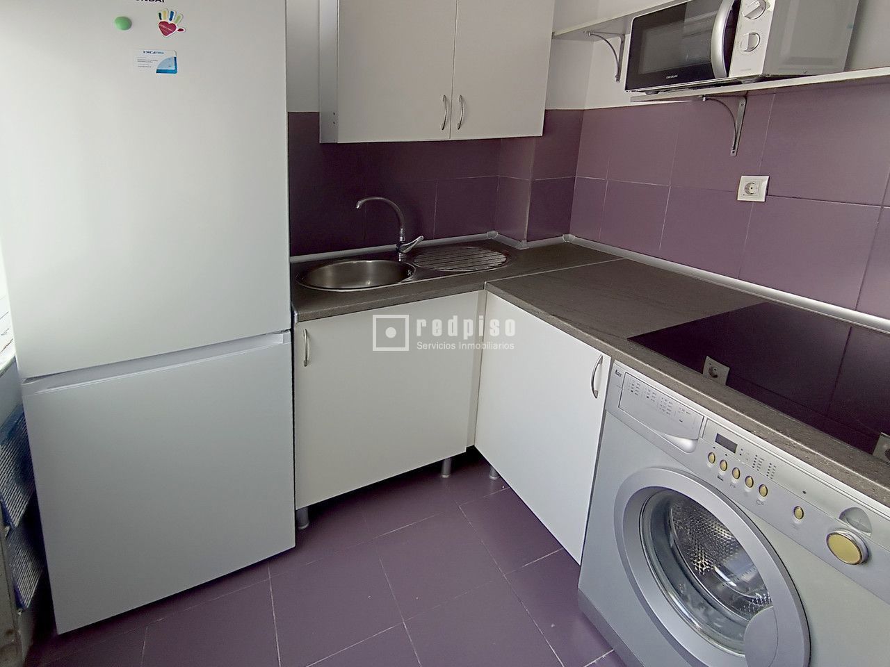 Piso en alquiler en  calle de Sor Milagros, Sevilla  9/26