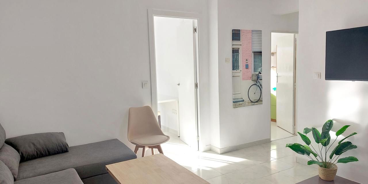 Piso en alquiler en  calle de Sor Milagros, Sevilla  1/26