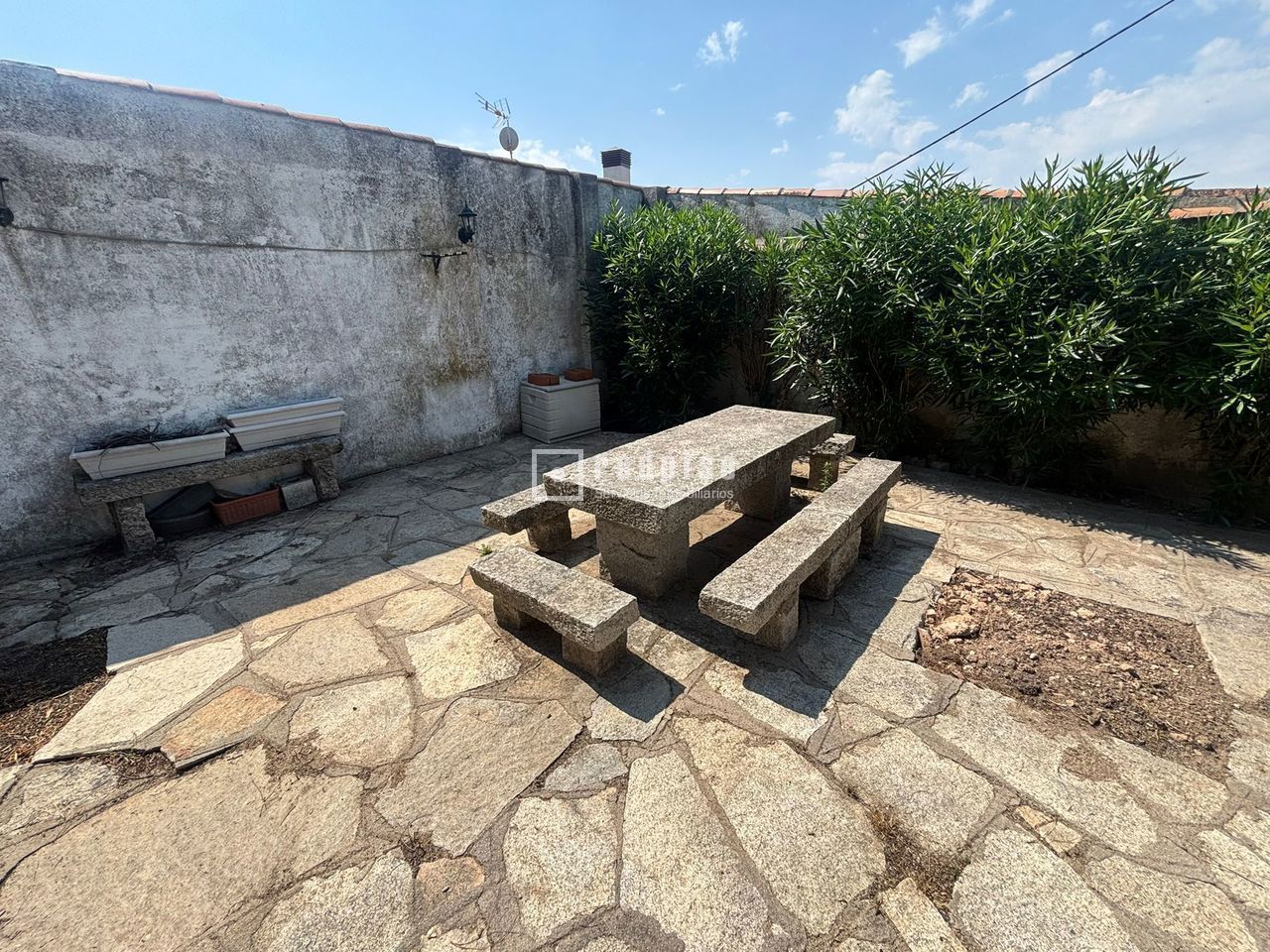 Casa en venta en  avenida de Francisco Caballero, Cadalso de los Vidrios, Madrid  30/40