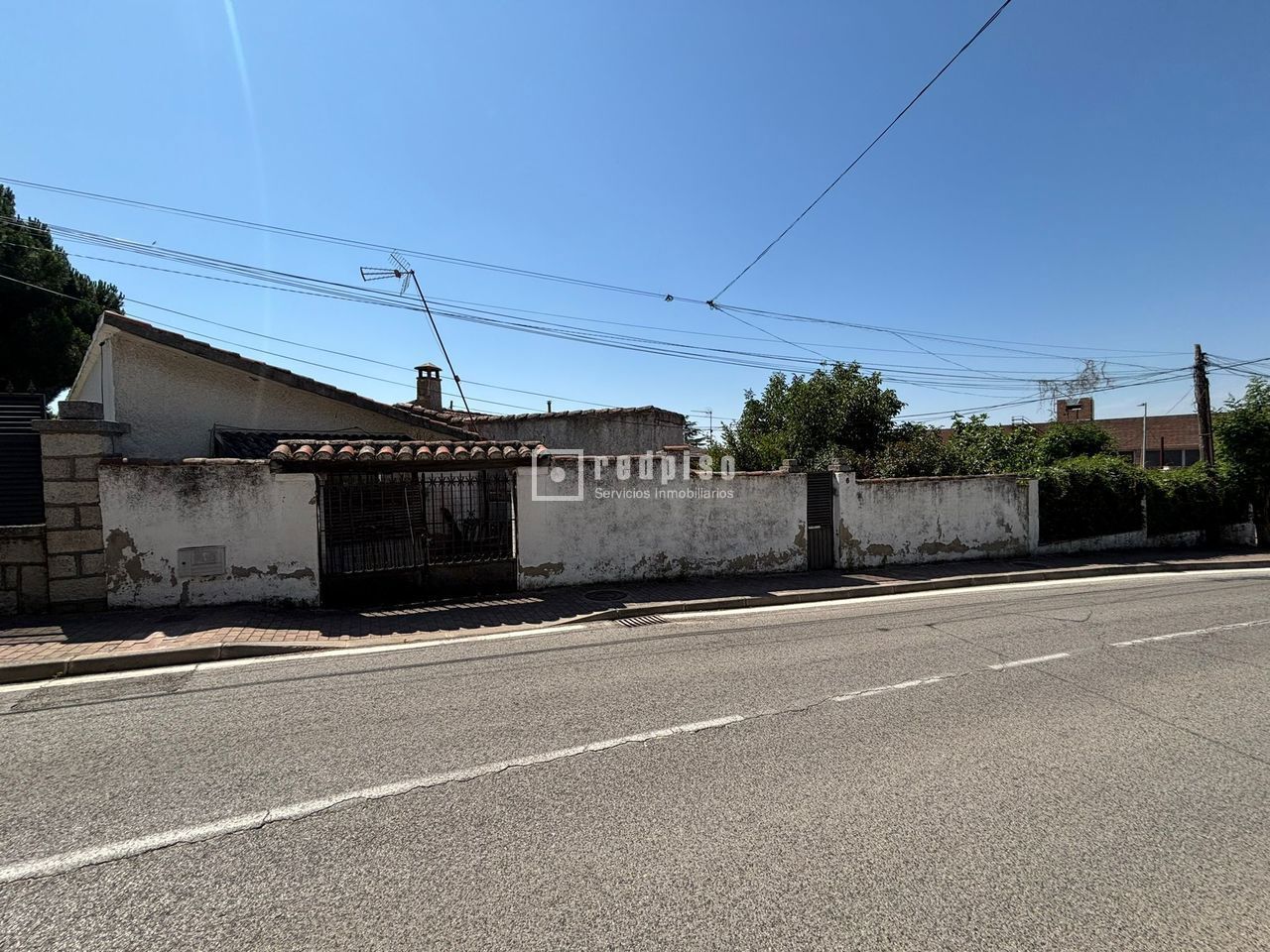 Casa en venta en  avenida de Francisco Caballero, Cadalso de los Vidrios, Madrid  38/40