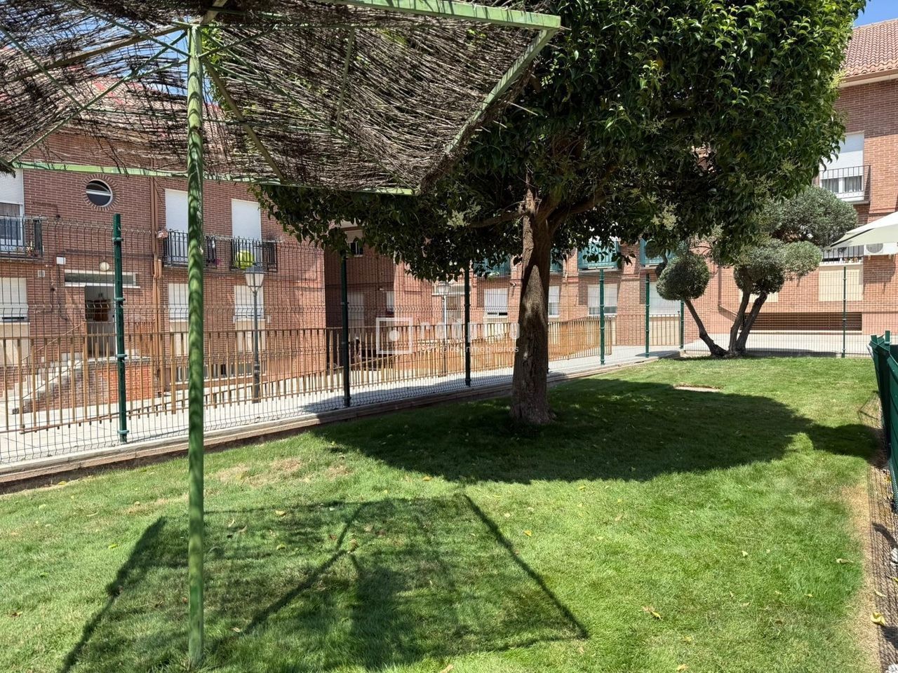 Piso en venta en Ajalvir, Madrid 20/25