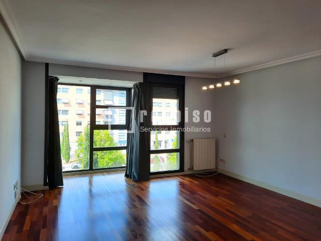 Piso en alquiler en  calle del Cardenal Tavera, Hortaleza, Madrid  12/48