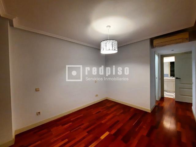 Piso en alquiler en  calle del Cardenal Tavera, Hortaleza, Madrid  33/48