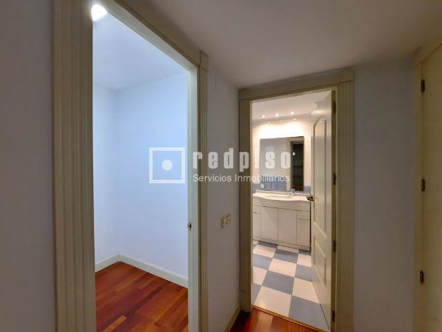 Piso en alquiler en  calle del Cardenal Tavera, Hortaleza, Madrid  34/48