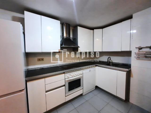 Piso en alquiler en  calle del Cardenal Tavera, Hortaleza, Madrid  5/48