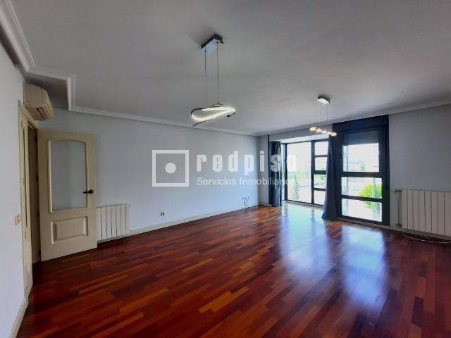 Piso en alquiler en  calle del Cardenal Tavera, Hortaleza, Madrid  13/48