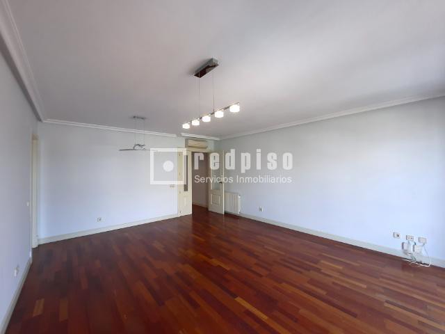 Piso en alquiler en  calle del Cardenal Tavera, Hortaleza, Madrid  16/48