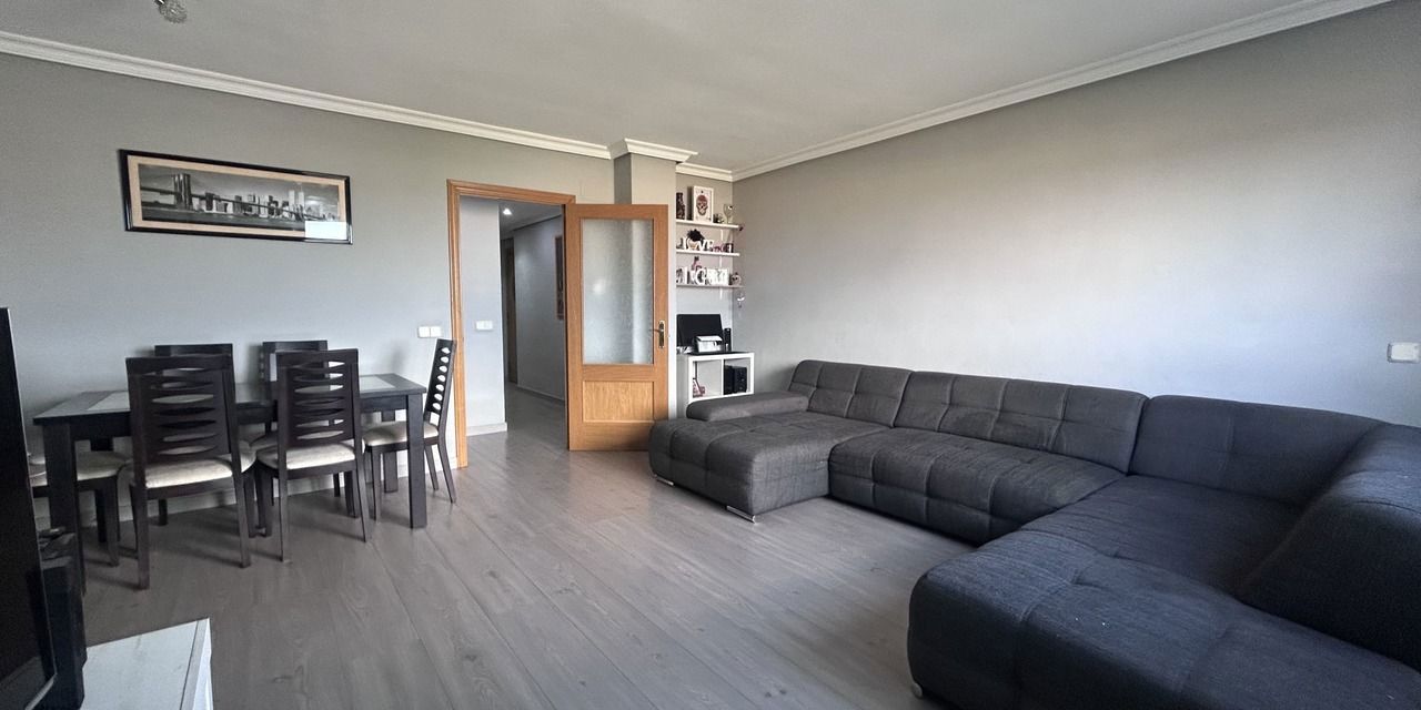 Piso en venta en  Parla, Madrid  1/1