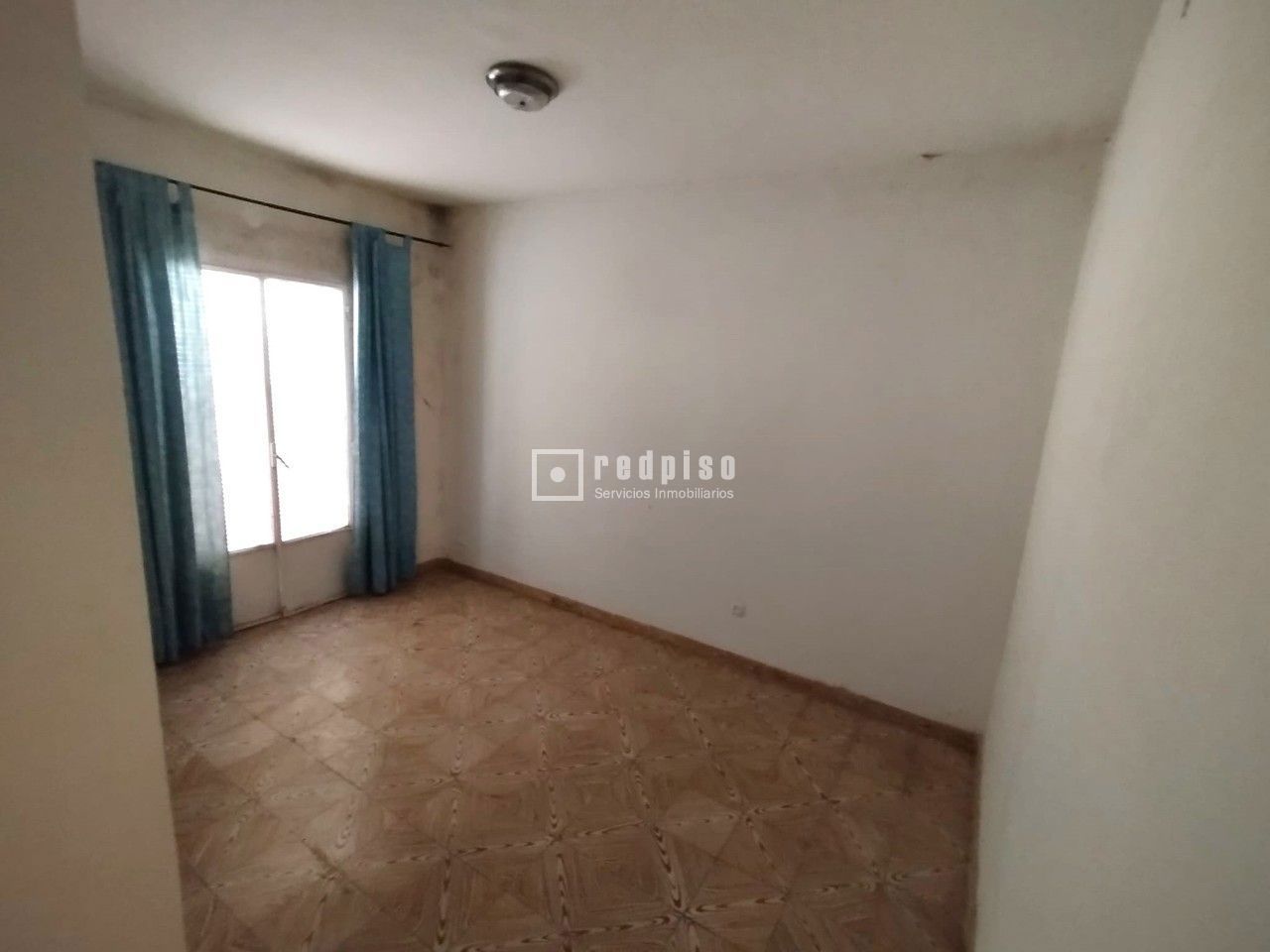 Casa en venta en  plaza de la Corredera, Cadalso de los Vidrios, Madrid  6/26