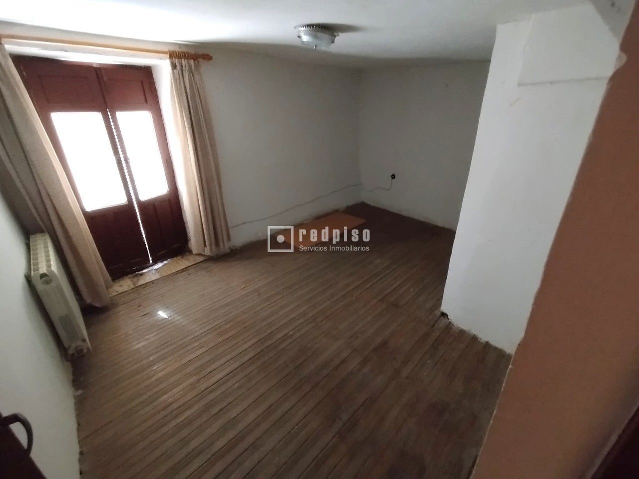 Casa en venta en  plaza de la Corredera, Cadalso de los Vidrios, Madrid  7/26