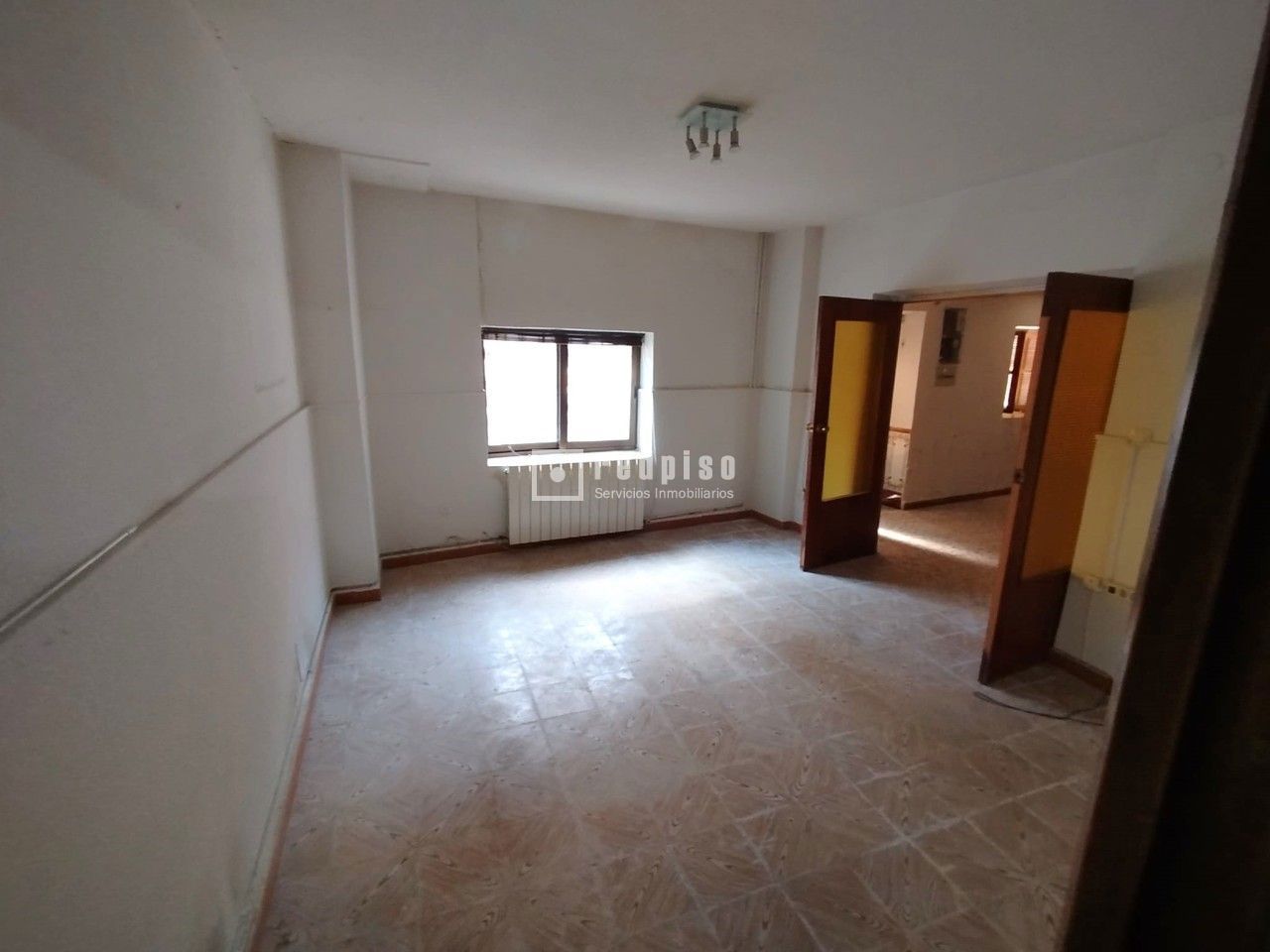 Casa en venta en  plaza de la Corredera, Cadalso de los Vidrios, Madrid  2/26