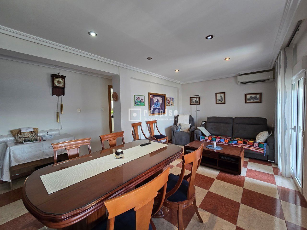 Piso en venta en  Mislata, Valencia  9/19