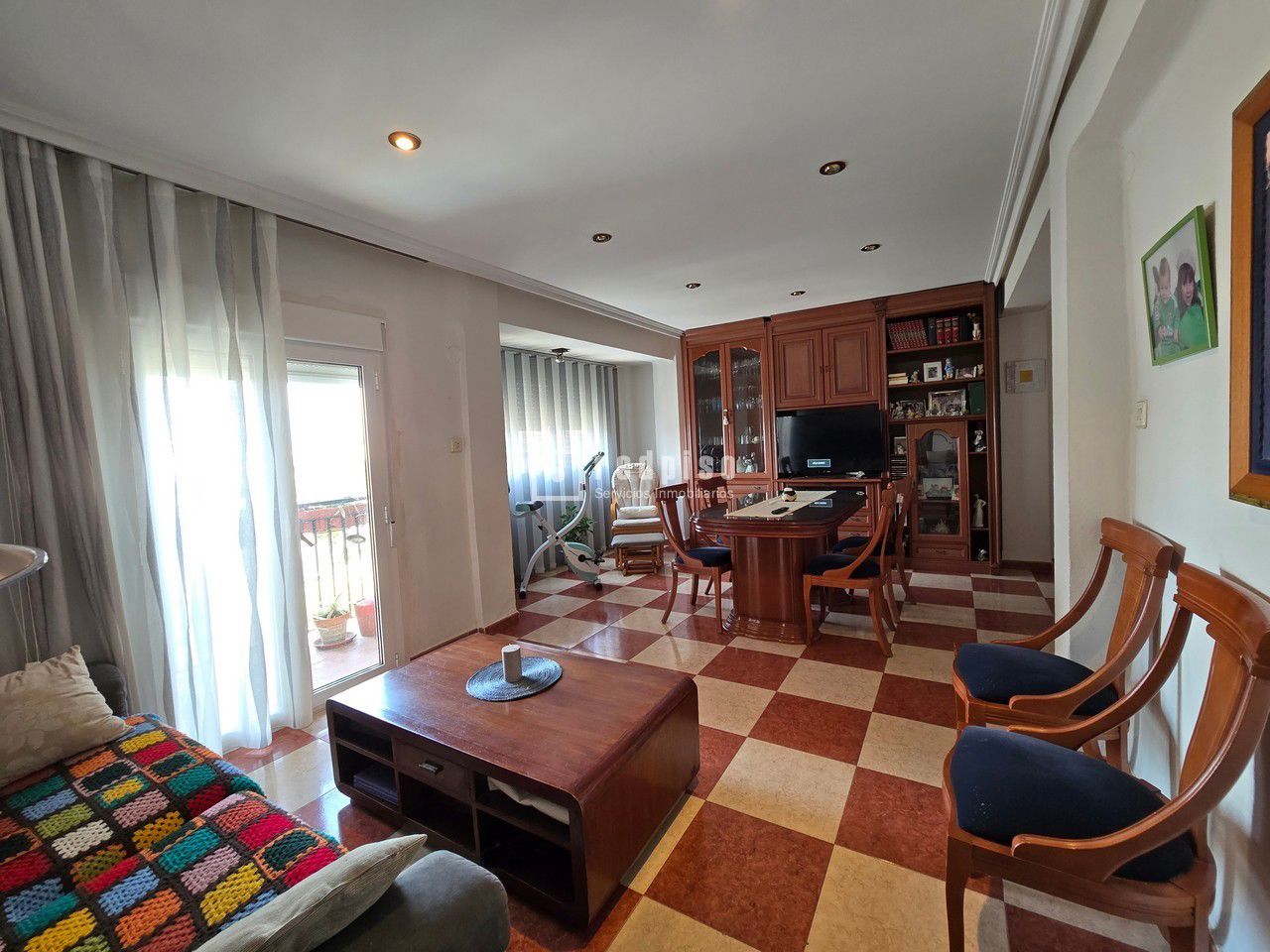 Piso en venta en  Mislata, Valencia  8/19