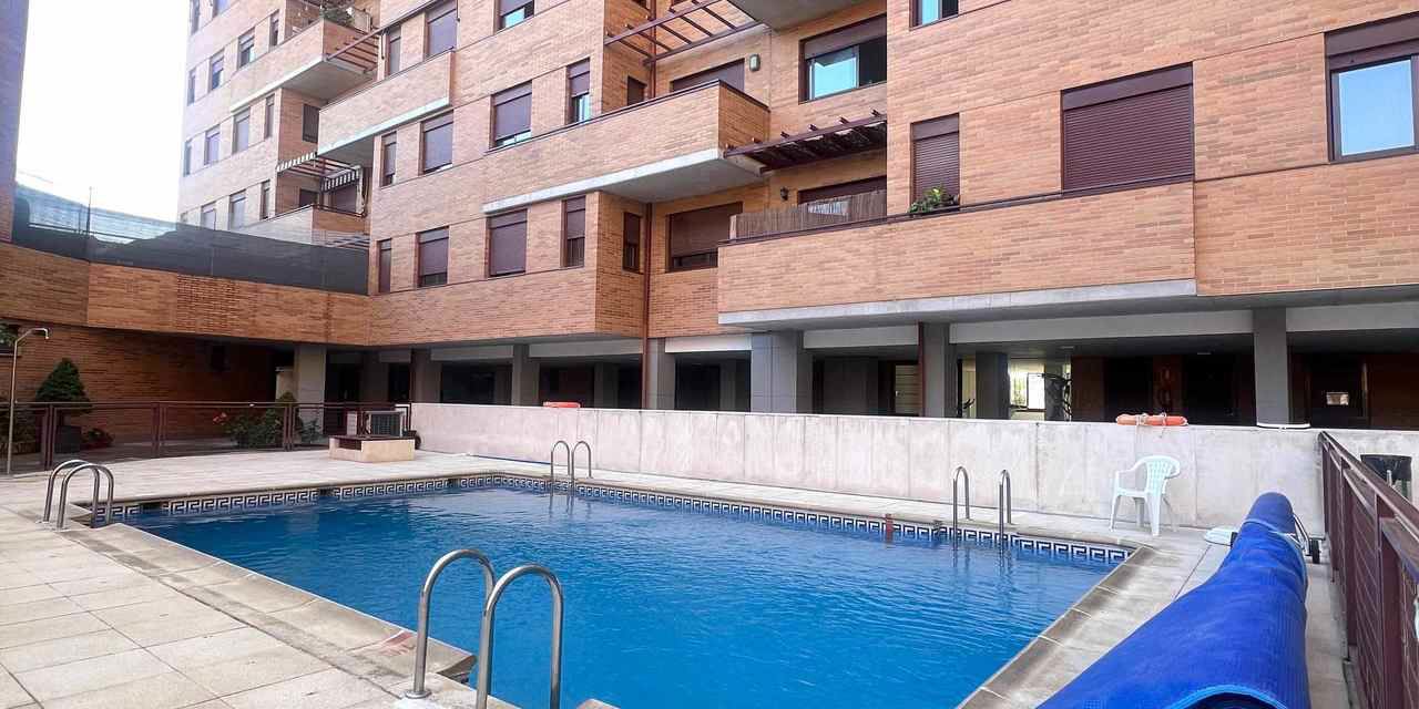 Piso en venta en  calle de Adolfo Bioy Casares, Villa de Vallecas, Madrid  1/1