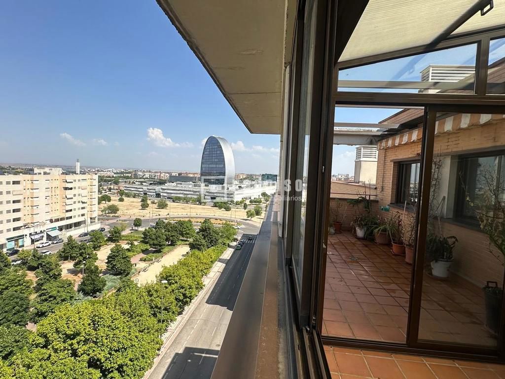 Piso en alquiler en calle De Cardeñuela Ríopico, Fuencarral-el Pardo, Madrid 3/39