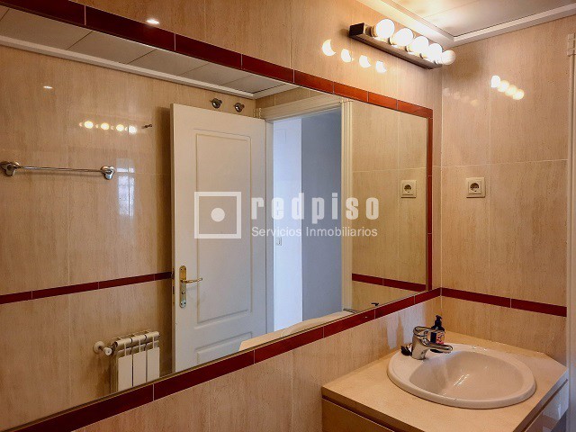 Piso en alquiler en  avenida de Francisco Pi y Margall, Madrid  18/33