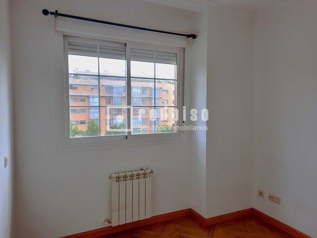 Piso en alquiler en  avenida de Francisco Pi y Margall, Madrid  16/33