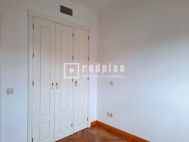 Piso en alquiler en  avenida de Francisco Pi y Margall, Madrid  15/33