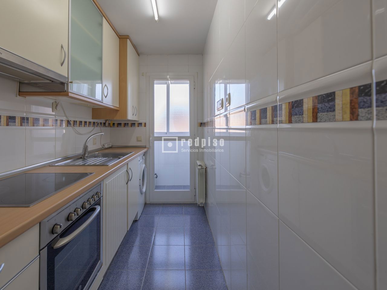 Piso en alquiler en  avenida de Francisco Pi y Margall, Madrid  12/33