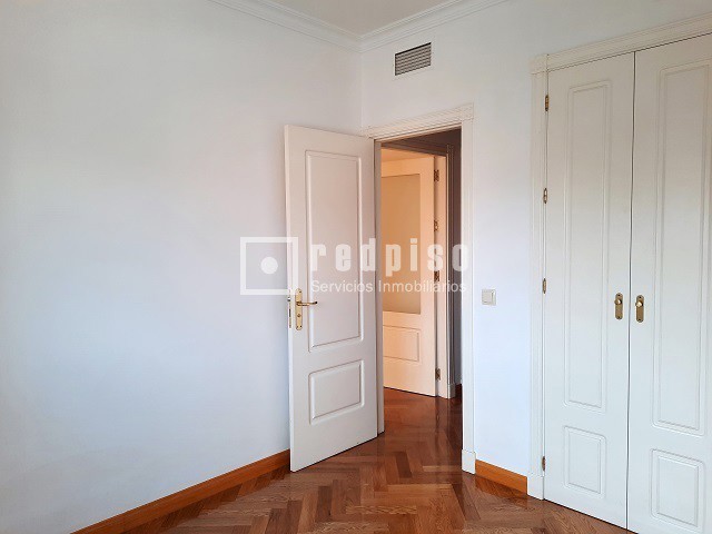 Piso en alquiler en  avenida de Francisco Pi y Margall, Madrid  13/33