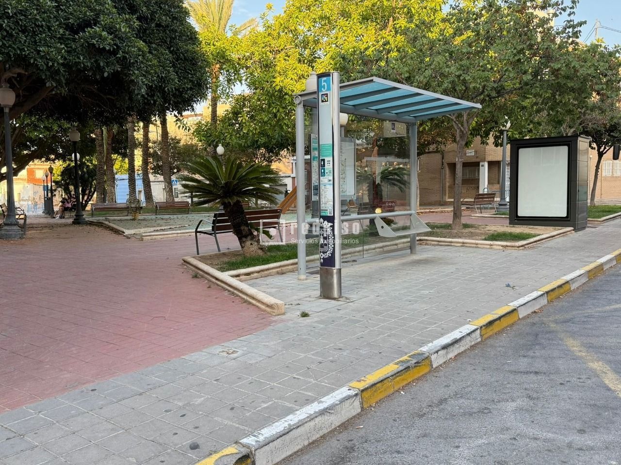 Local en venta en calle Campello, 3,  Alacant, Alicante 12/12
