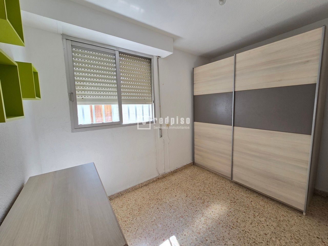 Piso en alquiler en  Xirivella, Valencia  11/18