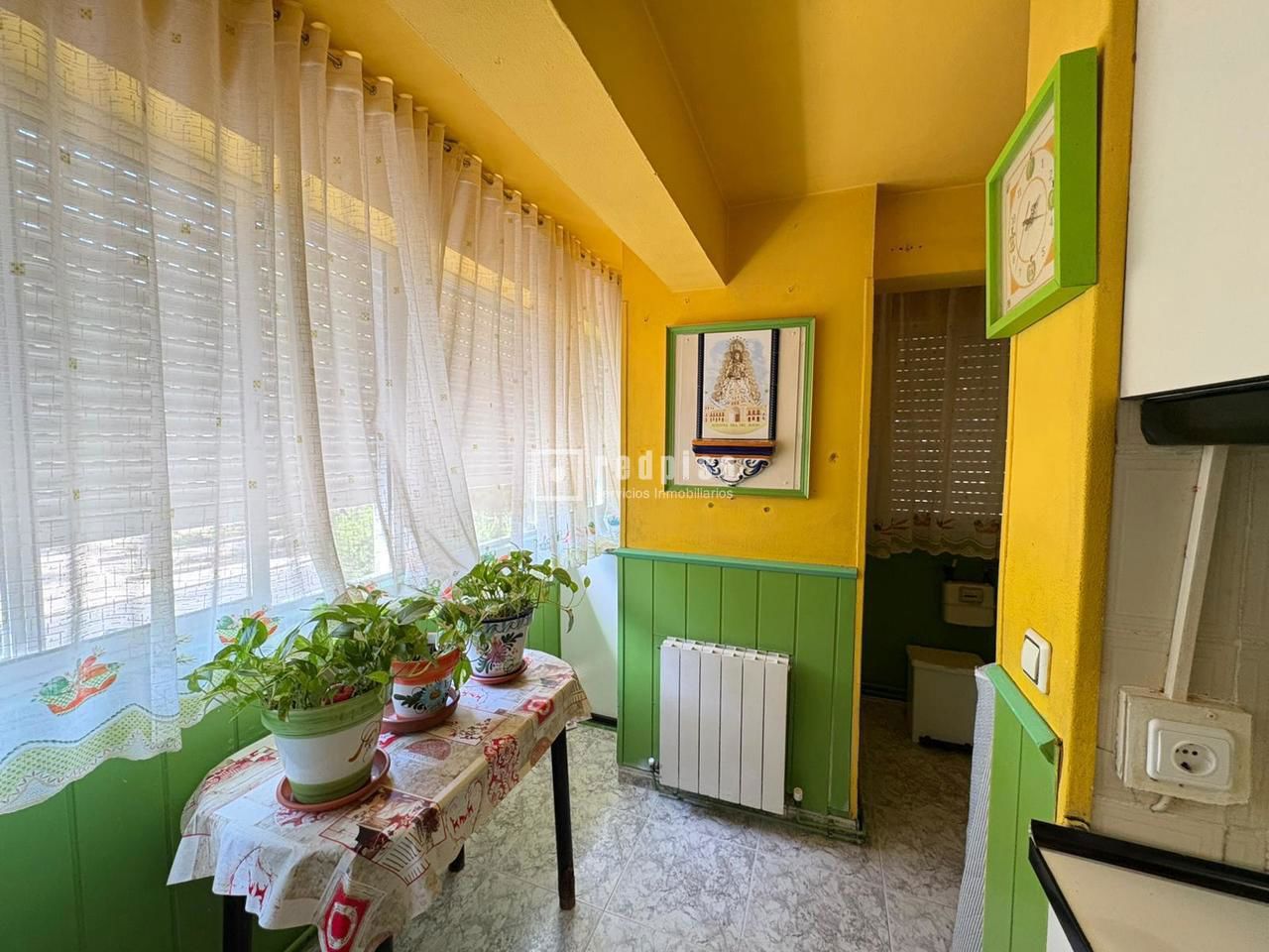 Piso en venta en calle De Rocafort, Madrid, Madrid 10/19