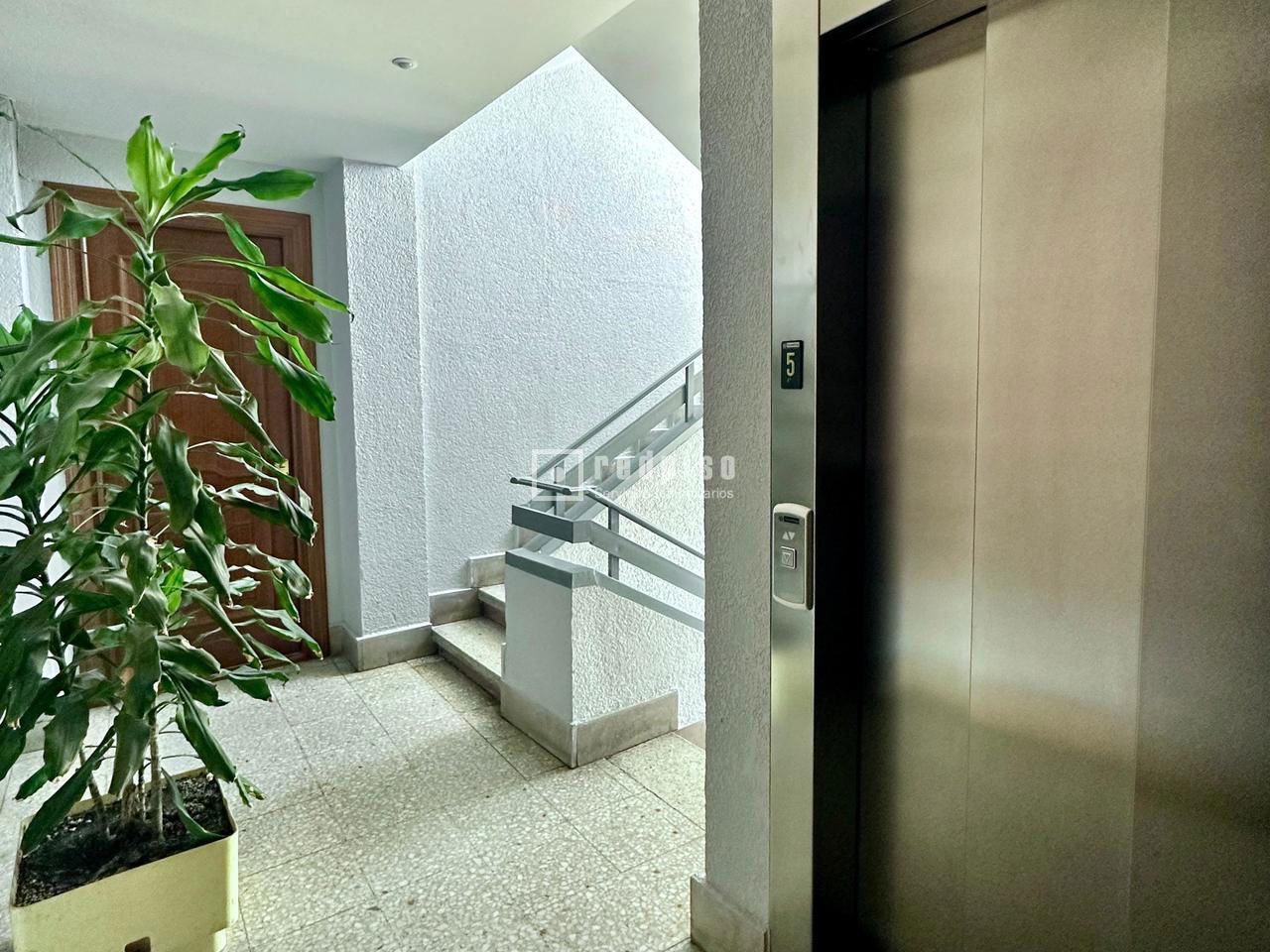 Piso en alquiler en  calle Gabilondo, 16, Valladolid  11/27