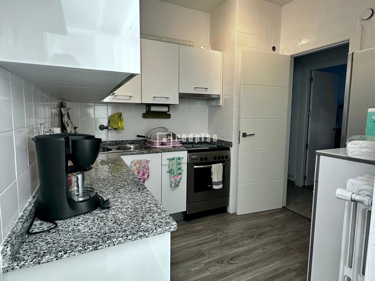 Piso en alquiler en  calle Gabilondo, 16, Valladolid  18/27