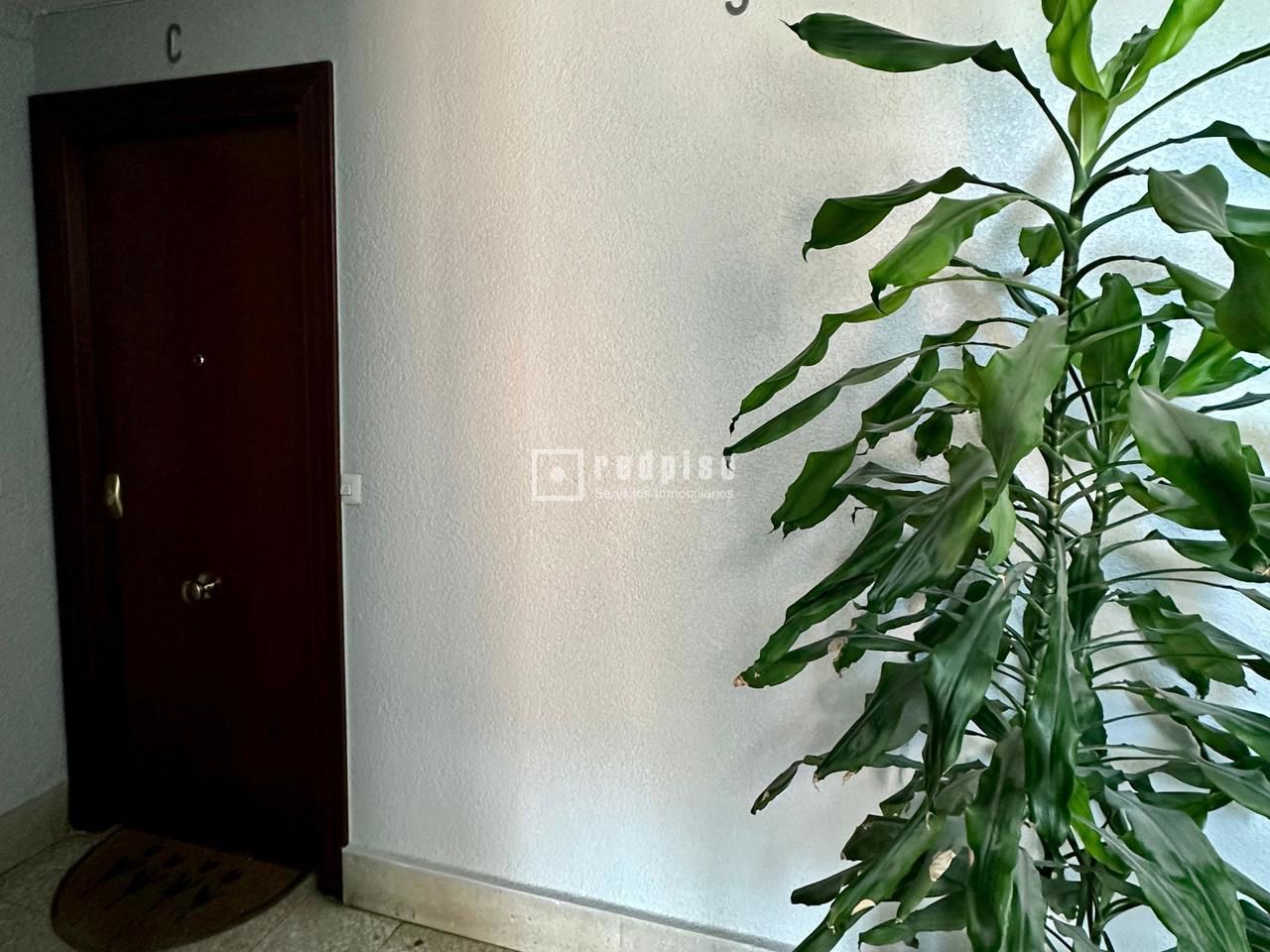 Piso en alquiler en  calle Gabilondo, 16, Valladolid  10/27