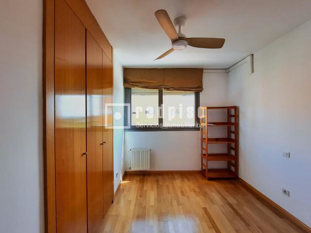 Piso en alquiler en calle De Luis Jiménez De Asúa, Madrid, Madrid 22/49