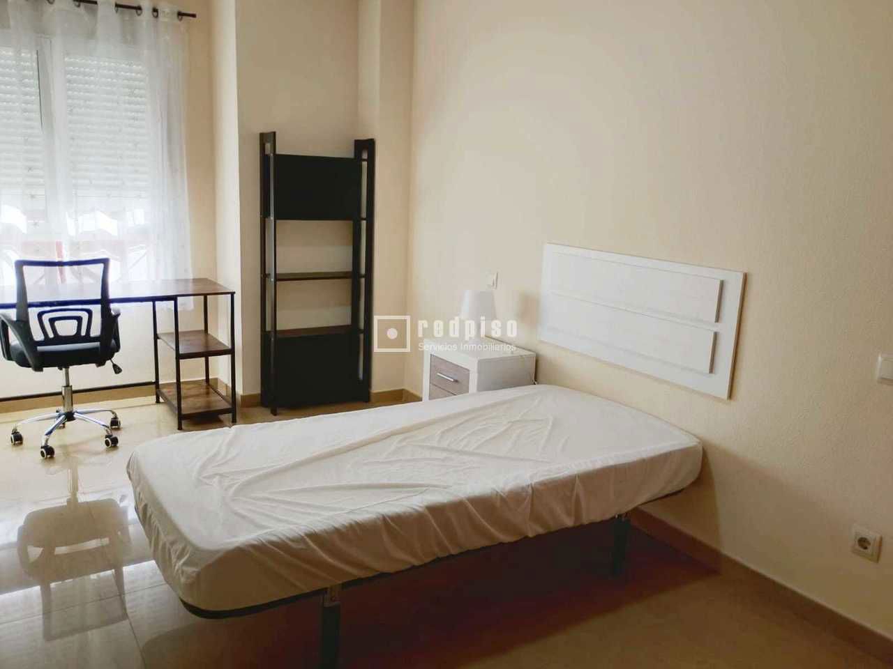 Piso en venta en  calle de San Eduardo, Talavera de la Reina, Toledo  18/18