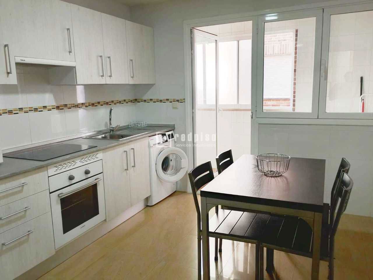 Piso en venta en  calle de San Eduardo, Talavera de la Reina, Toledo  8/18