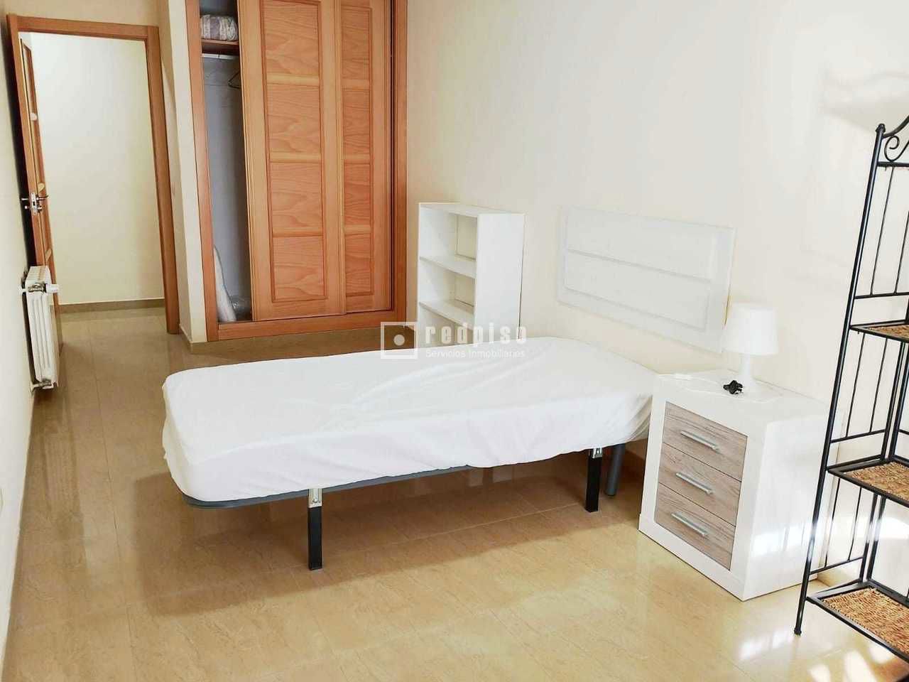 Piso en venta en  calle de San Eduardo, Talavera de la Reina, Toledo  13/18