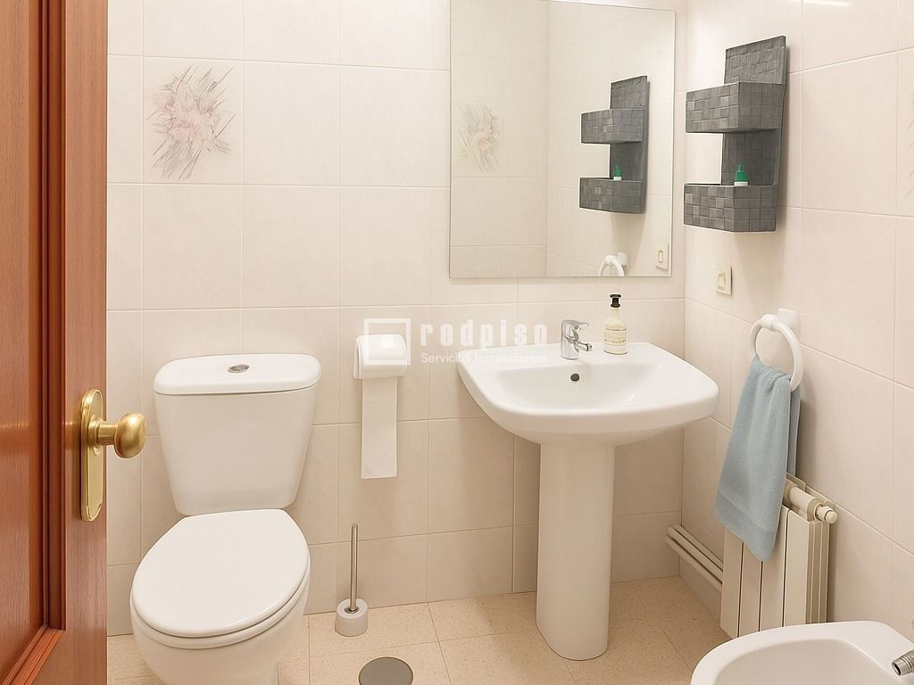 Casa en venta en  calle de Pontevedra, Cadalso de los Vidrios, Madrid  10/13