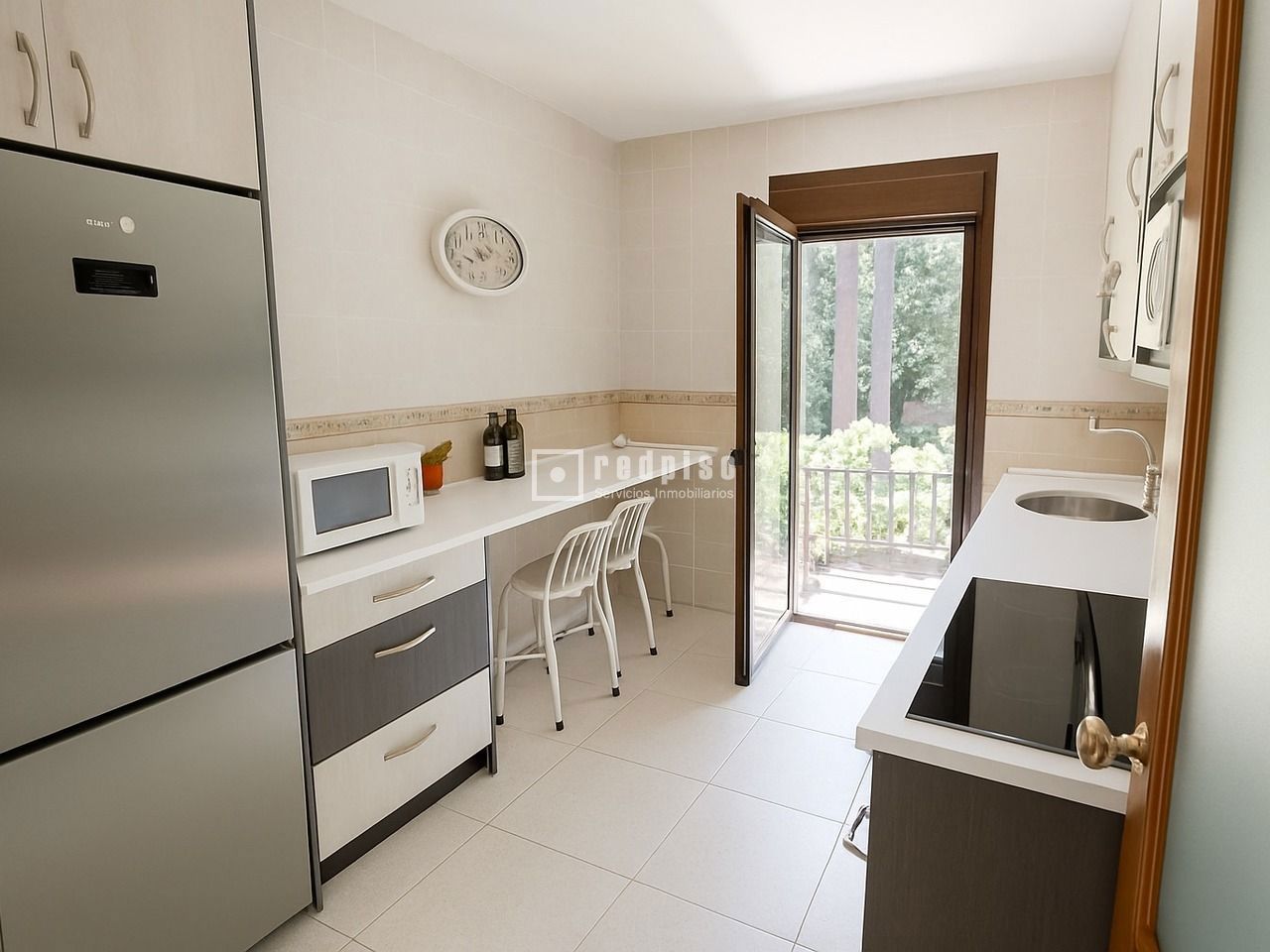 Casa en venta en  calle de Pontevedra, Cadalso de los Vidrios, Madrid  8/13