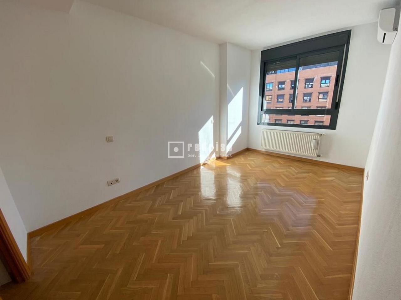 Piso en alquiler en  Coslada, Madrid  4/10