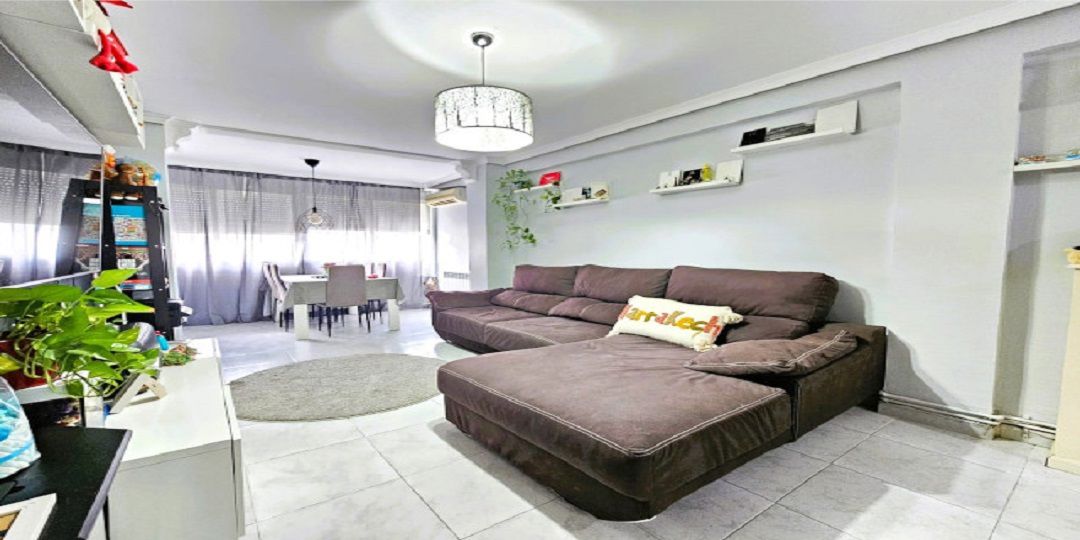 Piso en venta en  calle Fuentebella, Parla, Madrid  1/1