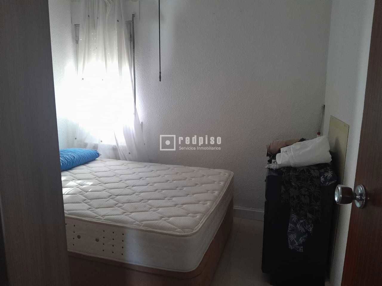 Piso en venta en calle De Rocafort, Villaverde, Madrid 5/12