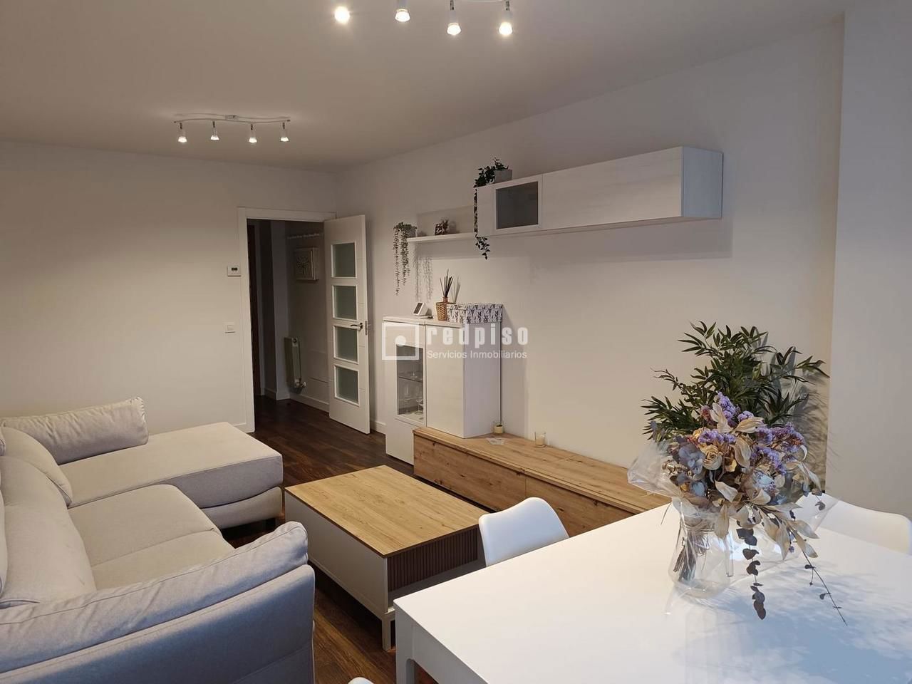 Piso en alquiler en  Coslada, Madrid  2/16