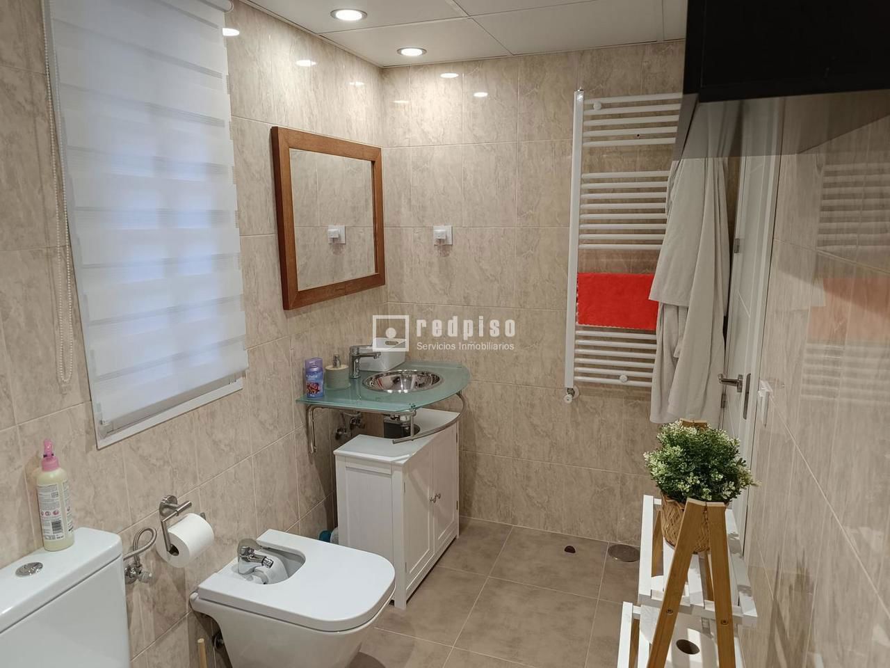 Piso en alquiler en  Coslada, Madrid  12/16