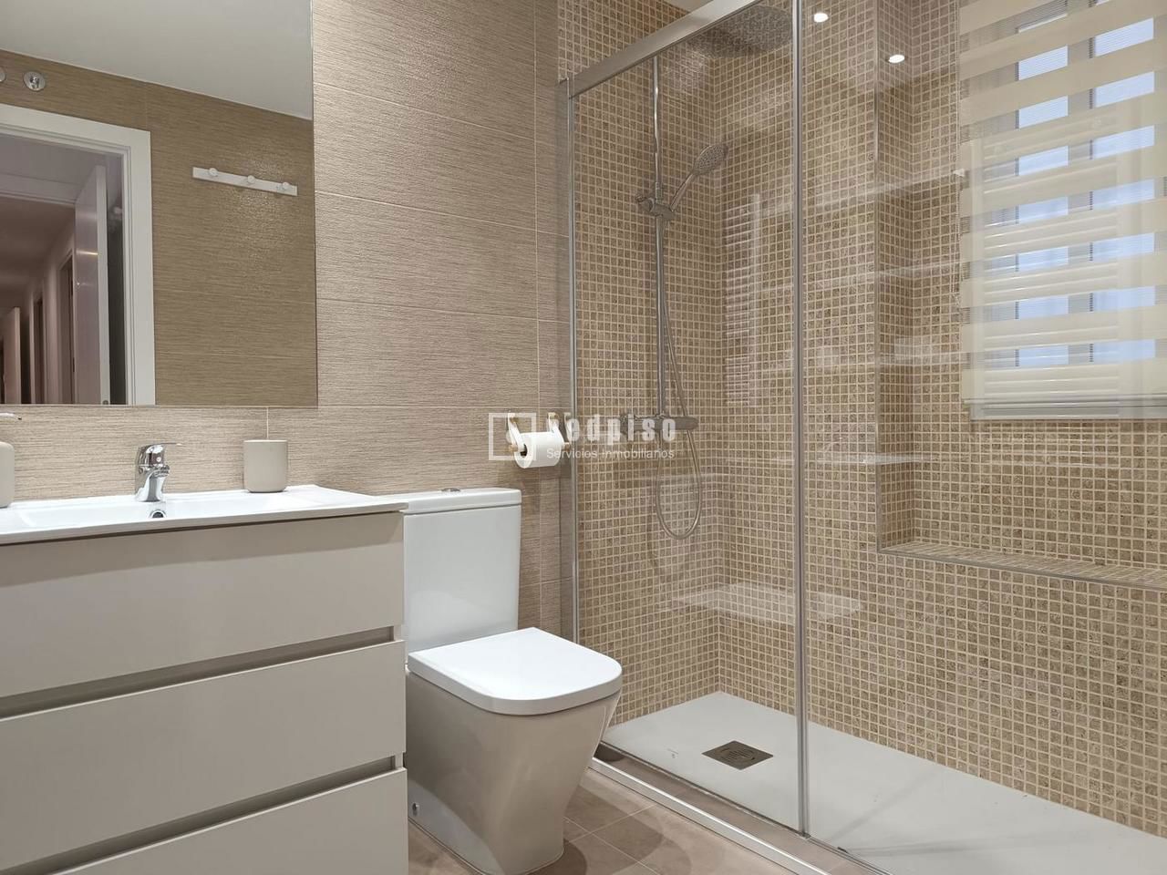 Piso en alquiler en  Coslada, Madrid  10/16