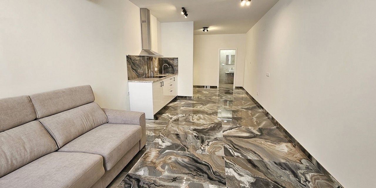 Local en venta  Benicalap, Valencia  1/1