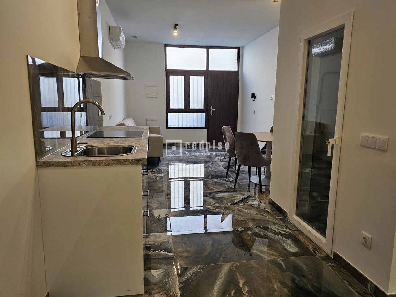 Local en venta en Benicalap, Valencia 6/16