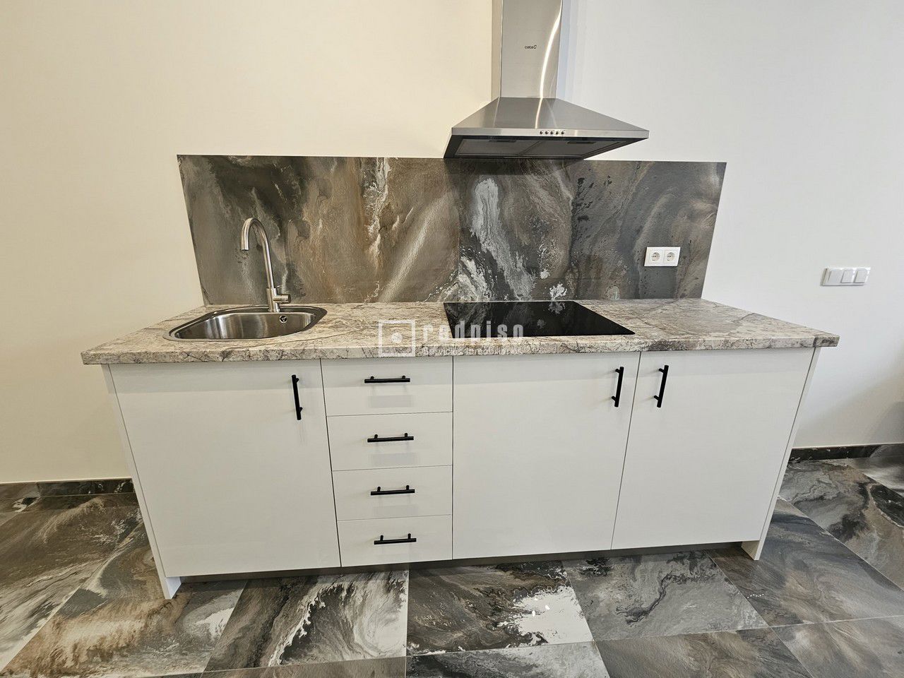 Local en venta en Benicalap, Valencia 5/16